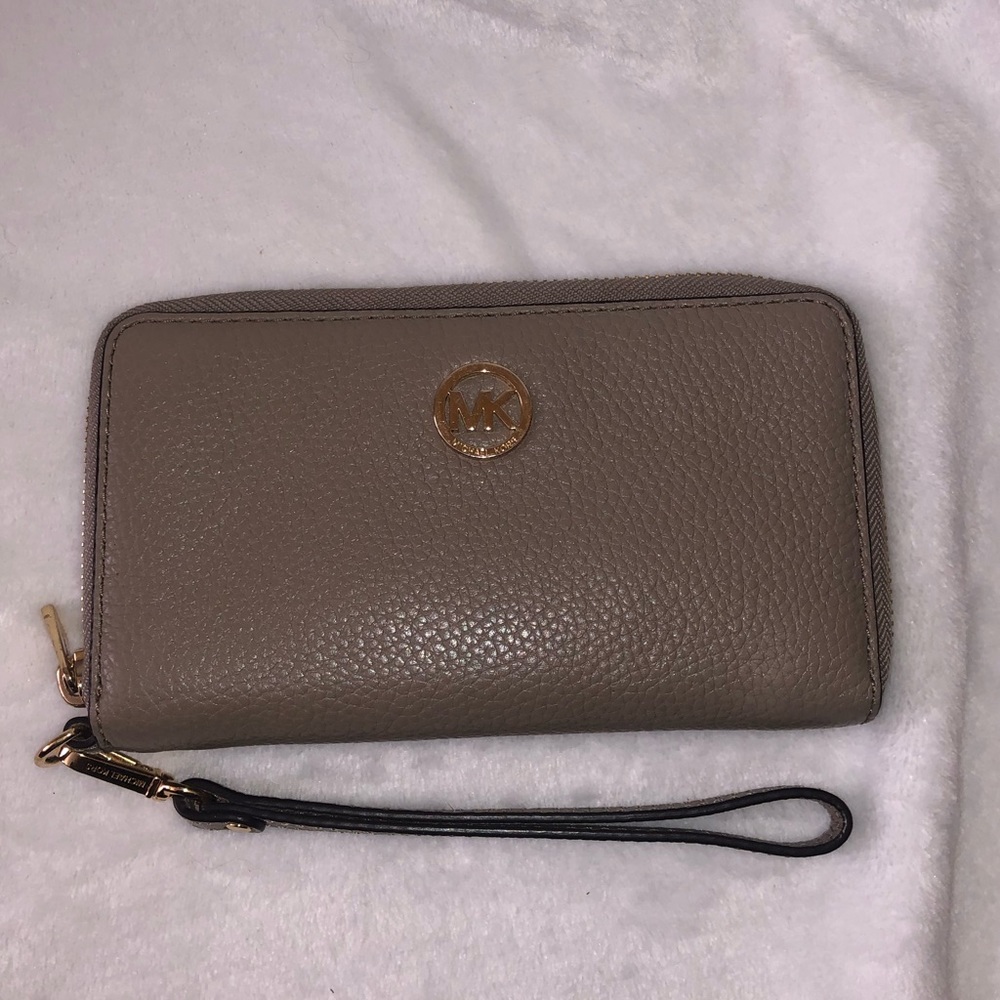 Michael Kors Multi-function Wristlet